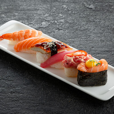 Суши угорь в Нектарин по цене 320 ₽