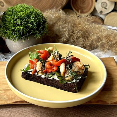 Брускетта Креветка-печёный перец в Про Булки кафе-пекарня по цене 330 ₽