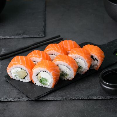 Филадельфия с ананасом в Sushi Aura по цене 890 ₽