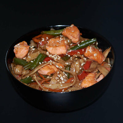 Wok с Лососем в Sushiritto по цене 714 ₽