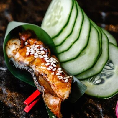 Сашими копченый угорь в Китайская грамота по цене 360 ₽