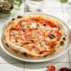 Пицца с тунцом и красным лукомв Pizza pazza по цене 690