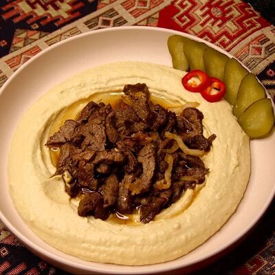 Хумус с мясом в Дирхам Халяль по цене 830 ₽