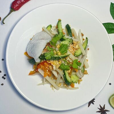 Ном Сен Салат со стебелем лотоса в Pho Nem по цене 359 ₽