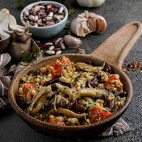 Пшеница с грибами и фасолью в Двор Помидор