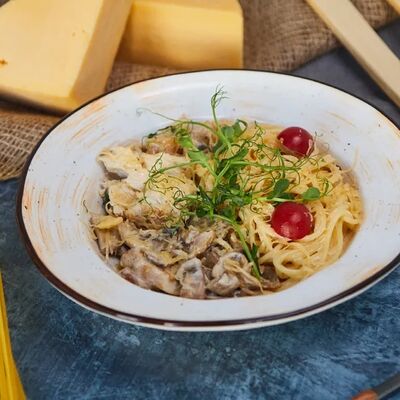 Паста с курицей и грибами в Тайфун по цене 359