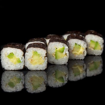 Ролл Маки с авокадо в Big Sushi Premium по цене 355 ₽