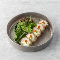 Ролл темпура с креветкой и соусом халапеньо в Тихий Sushi Lab