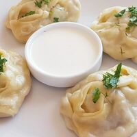 Манты восточные со свининойв ЯКУДЗА суши пицца