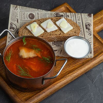 Борщ с томленой грудинкой в Jager Meet to Eat по цене 770 ₽