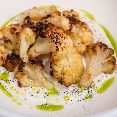 Цветная капуста с сырным соусом_ в Chester по цене 407 ₽