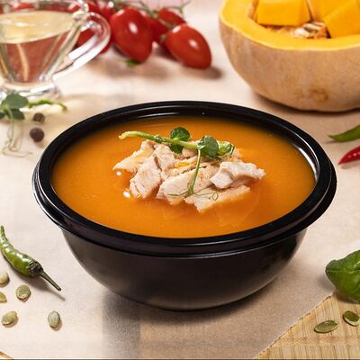 Тыквенный крем-суп с куриной грудкой в Шаурма Куулпицца по цене 449 ₽