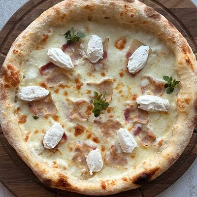 Пицца с беконом и сливочным сыром в Еду домой по цене 720 ₽