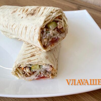 Шаурма куриная в Vlаvаше по цене 370 ₽