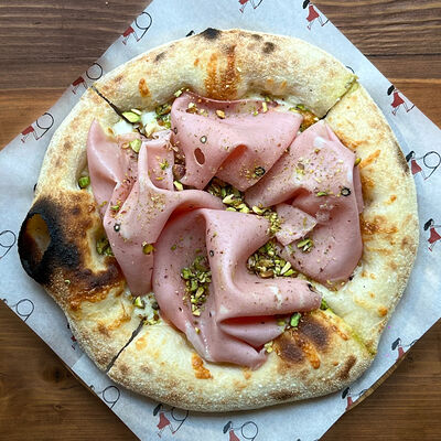 Мортаделла и фисташкив Прошуттерия по цене 1380 ₽