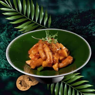 Свинина с ананасом в кисло-сладком соусе в LAOBAN по цене 1170 ₽