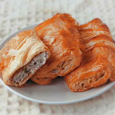 Слойка с мясом в Хлебница по цене 95 ₽