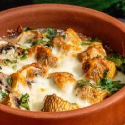 Шампиньоны в кеци в Хочу Пури по цене 420 ₽