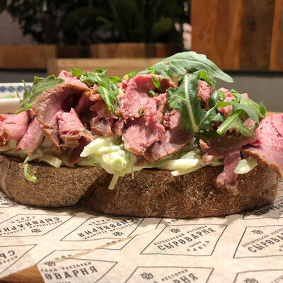 Брускетта с ростбифом в Сыроварня по цене 800