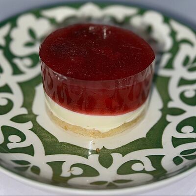 Чизкейк Клубничный в Плов Хауз по цене 183 ₽