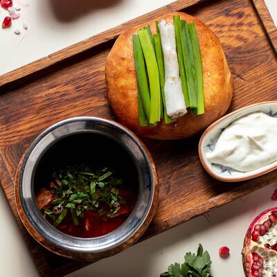 Борщ с говядиной в Бакладжан по цене 550 ₽