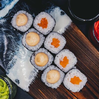 Ролл спайси лосось в Sushi Time по цене 415 ₽