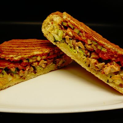 Шаурма в булке в Избушка по цене 320 ₽