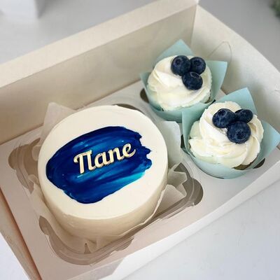 Бенто-торт и 2 капкейка для папы в Амрита по цене 2450 ₽