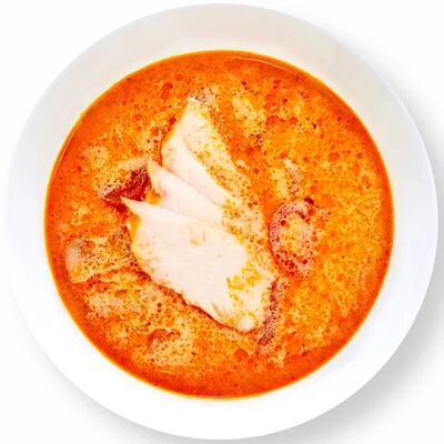 Суп Том Ям с курицей в Инь-Янь по цене 584 ₽