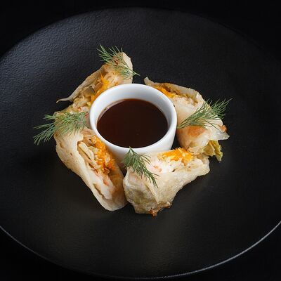 Спринг-ролл с манго и креветкой в Кабуки по цене 380