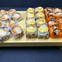 Роллы запеченные в Balance cafe