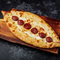 Пиде с сыром и суджуком в Meat Feast