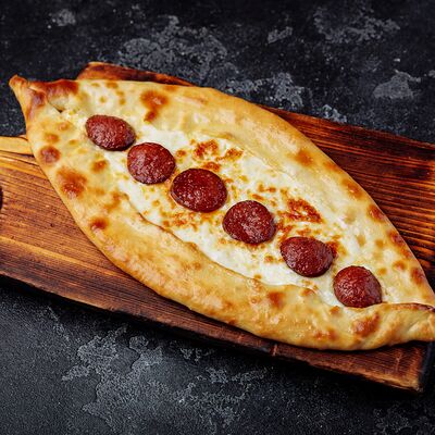 Пиде с сыром и суджуком в Meat Feast по цене 1030 ₽