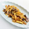 Картофель, жаренный с курицей и грибами в Взяли-Поели по цене 528