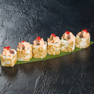 Фирменный с лососем, морским гребешком и соусом спайсив La Strada по цене 1489 ₽