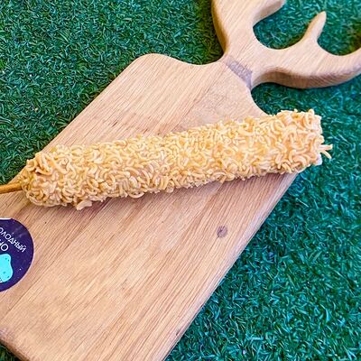 Корн-дог в лапше в Желтый фудтрак Голодный Дино по цене 380 ₽