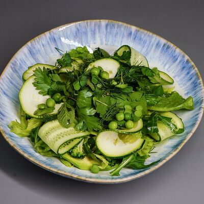 Зеленый салат с цукини и авокадо в Рановский Рест по цене 490 ₽