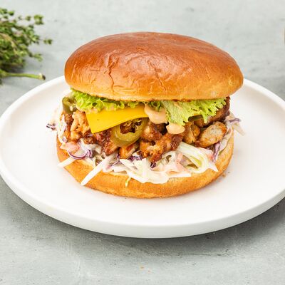 Бургер Слоу в Вкусный цыпленок по цене 560 ₽