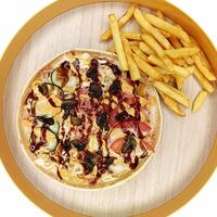 Закрытая пицца Ассорти в Ayda стритфуд