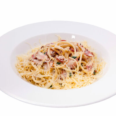 Паста с белыми грибами и беконом в Fast fox по цене 259 ₽