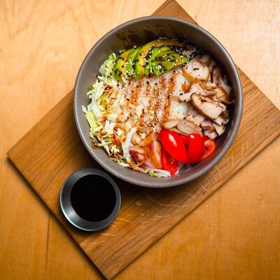 Боул с курицей в Co.mein по цене 535 ₽