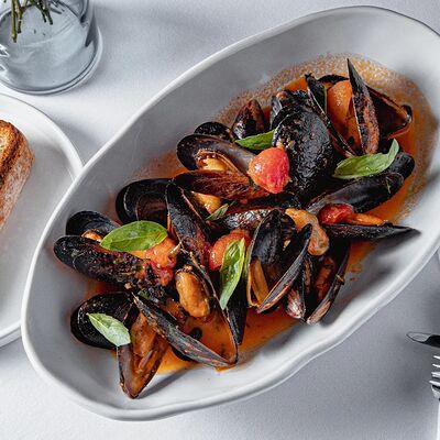 Соте из мидий с томатами и тостом в Рыба Мечты по цене 1680 ₽