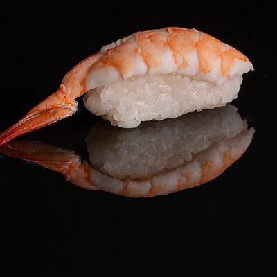 Суши с тигровой креветкой в Sushiland по цене 195 ₽