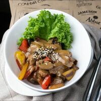 Индейка с овощами в кунжутном соусе с терияки в Ринго Белз