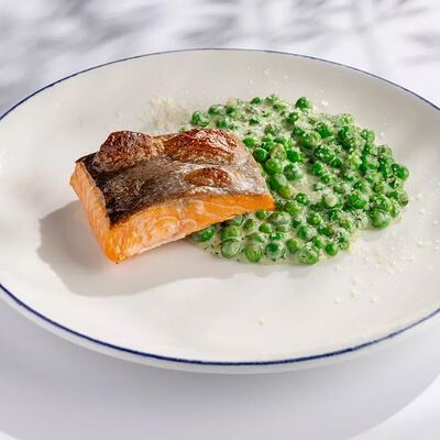 Стейк форели с зеленым горошком в Vinch по цене 1190 ₽