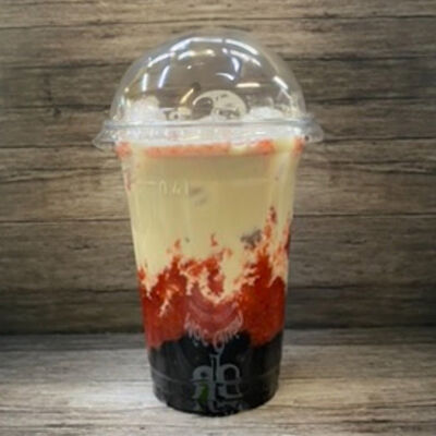 Чай с молоком и клубникой в Pho Bo-Bubble Tea and Coffe Co Co Milk по цене 500 ₽