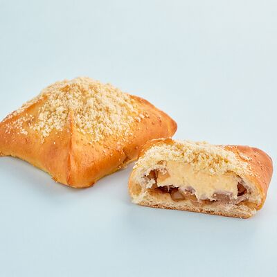 Пирожок Яблоко, корица, заварной лимонный крем, крамбл в Пирожковая минутка по цене 150 ₽