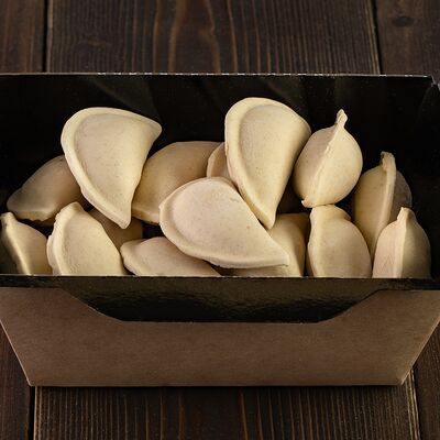 Вареники полуфабрикат с сыром сулугуни и творогом в ФРОЗЕНГУД по цене 930 ₽