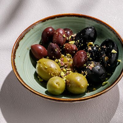 Ассорти оливок в Чайхана Пахвала по цене 560 ₽