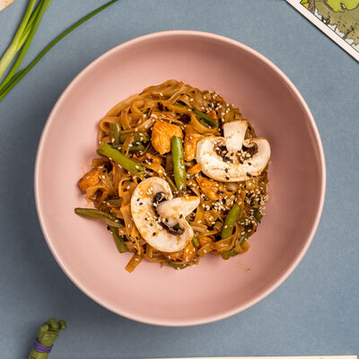 Вок Курица Терияки в Лапшичная Изи по цене 178 ₽